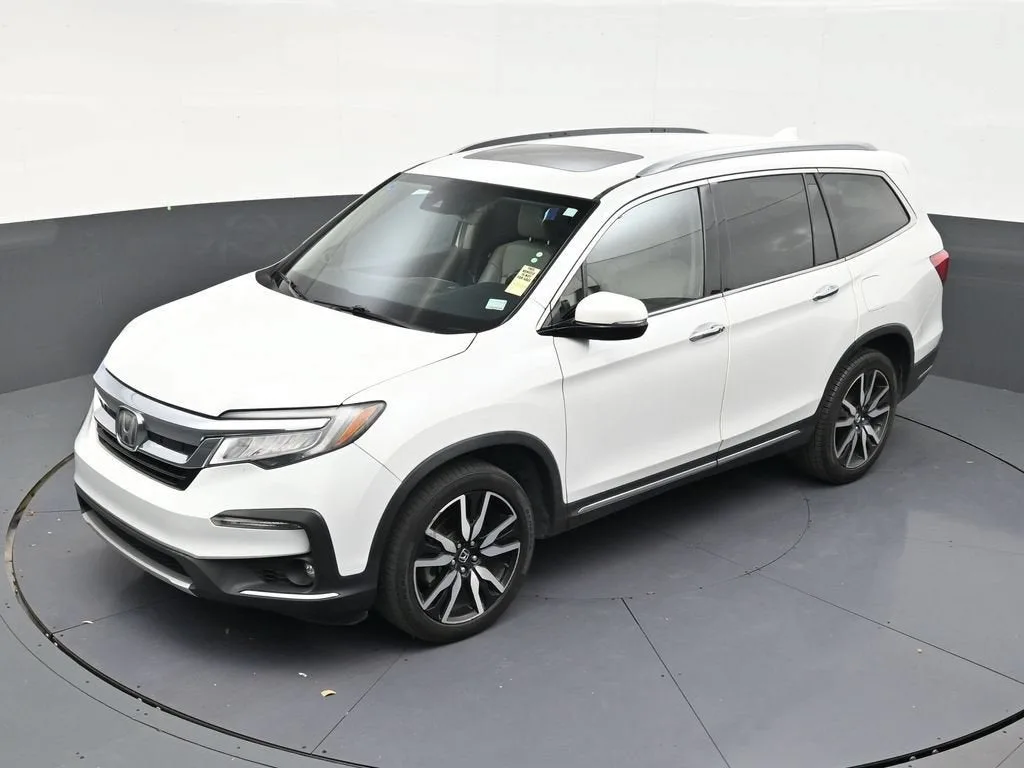 2022 Honda Pilot 2WD Touring 7 Passenger photo 12
