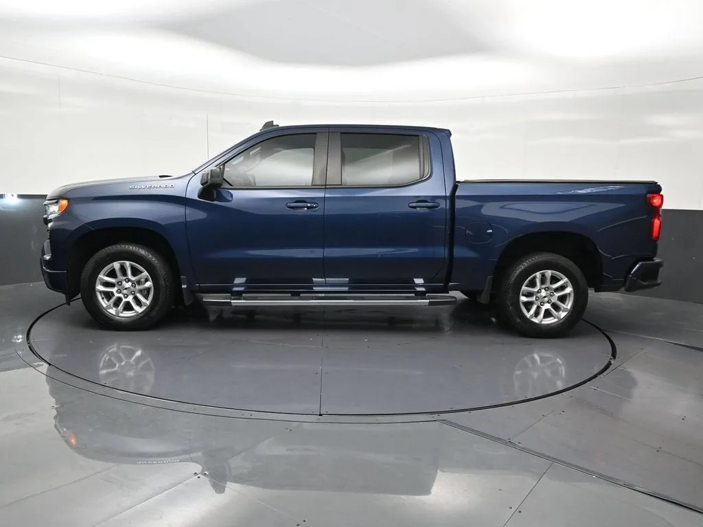 2023 Chevrolet Silverado 1500 RST photo 2