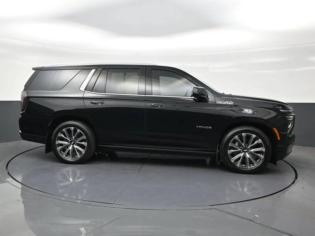 2025 Chevrolet Tahoe High Country photo 6