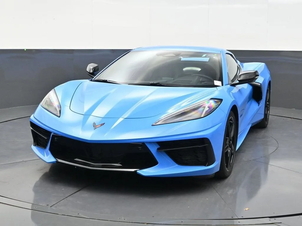 2025 Chevrolet Corvette Stingray 2LT photo 8