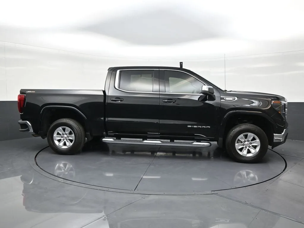 2024 GMC Sierra 1500 SLE photo 6