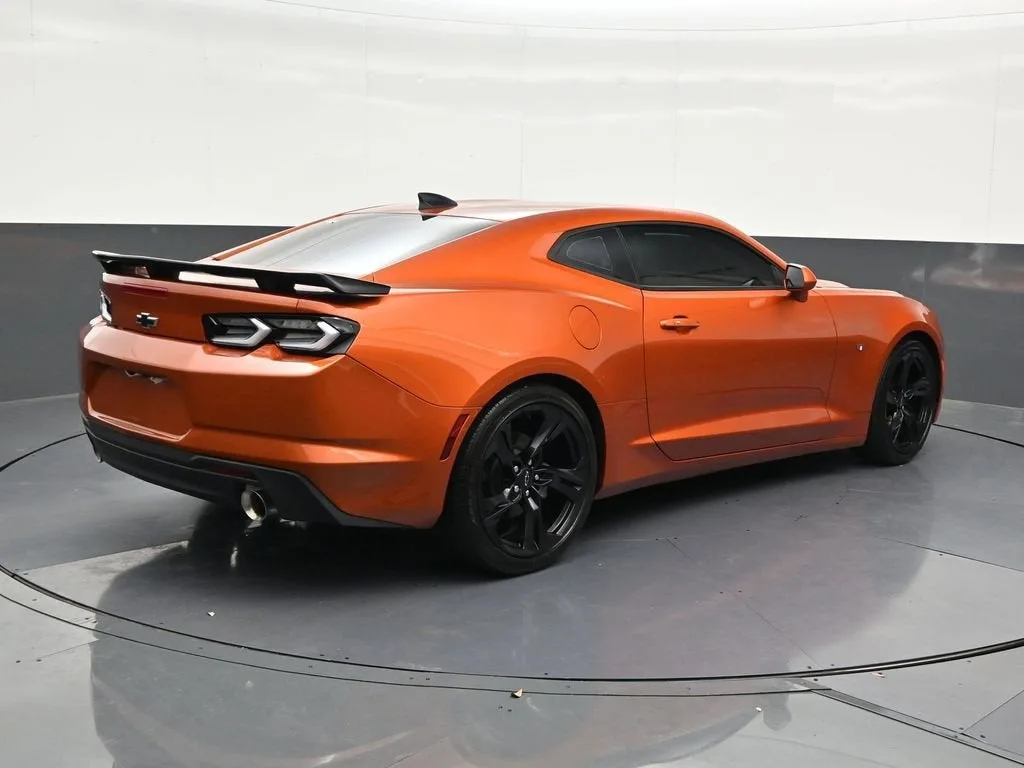 2024 Chevrolet Camaro 1LT photo 5