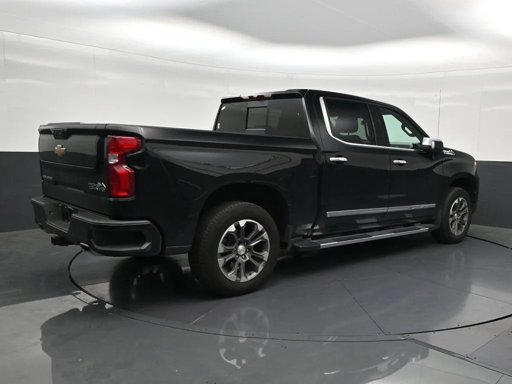 2024 Chevrolet Silverado 1500 High Country photo 5