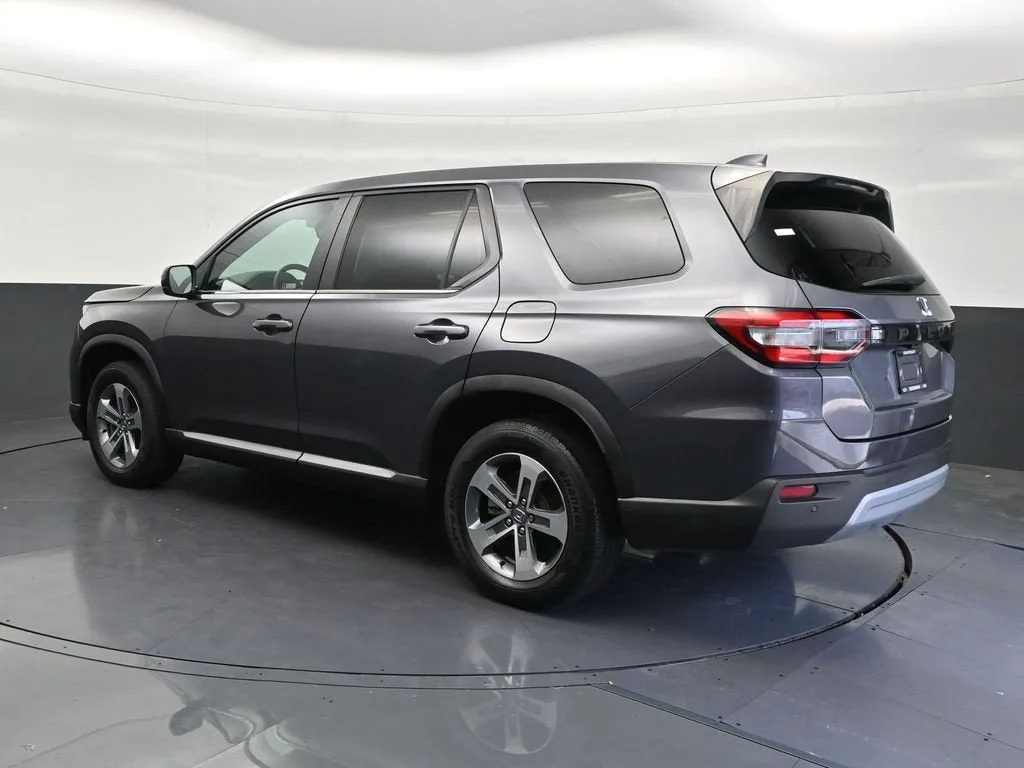 2023 Honda Pilot 2WD EX-L 7 Passenger photo 7
