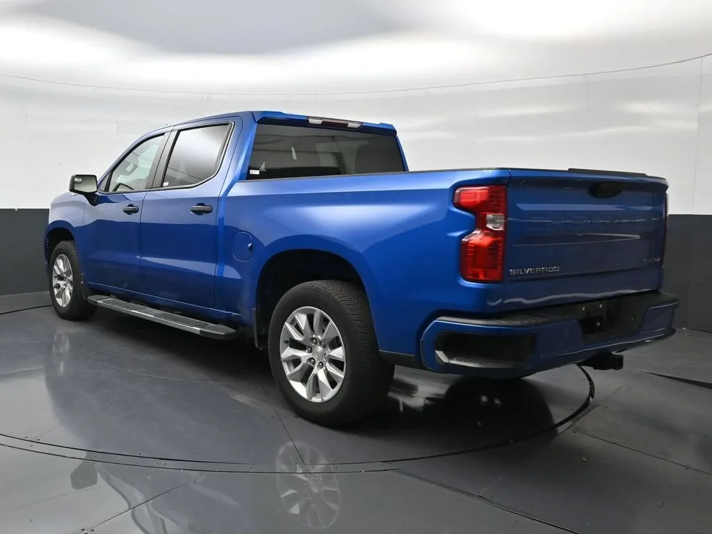 2024 Chevrolet Silverado 1500 Custom photo 3