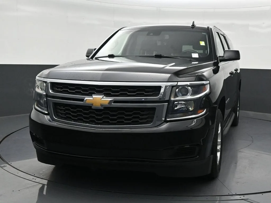 2018 Chevrolet Suburban LT photo 9