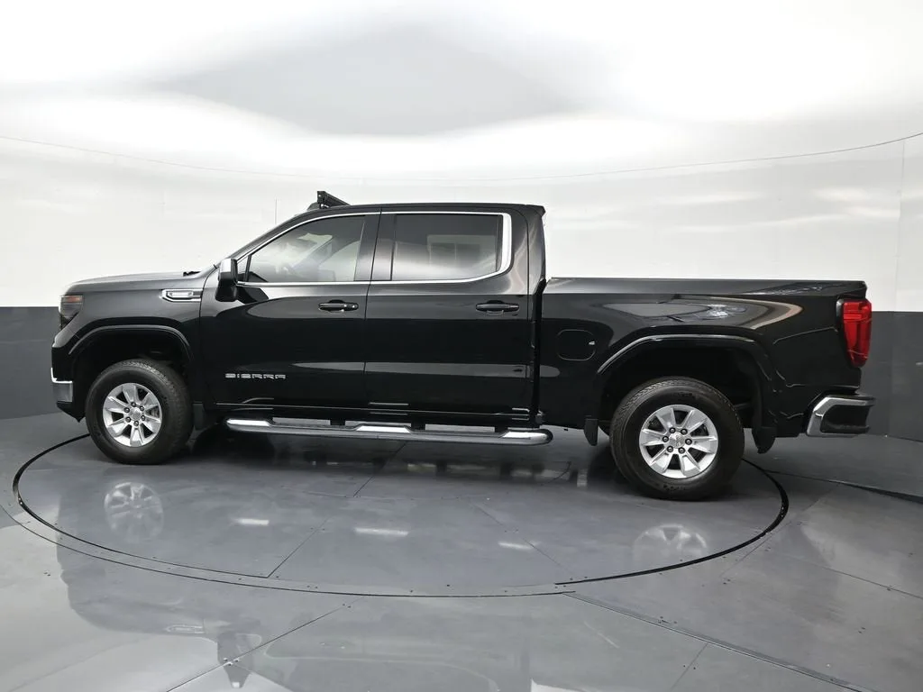 2024 GMC Sierra 1500 SLE photo 2
