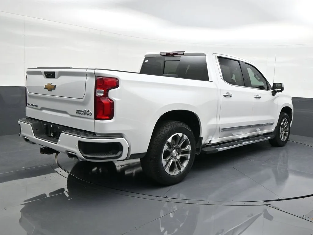 2024 Chevrolet Silverado 1500 High Country photo 5