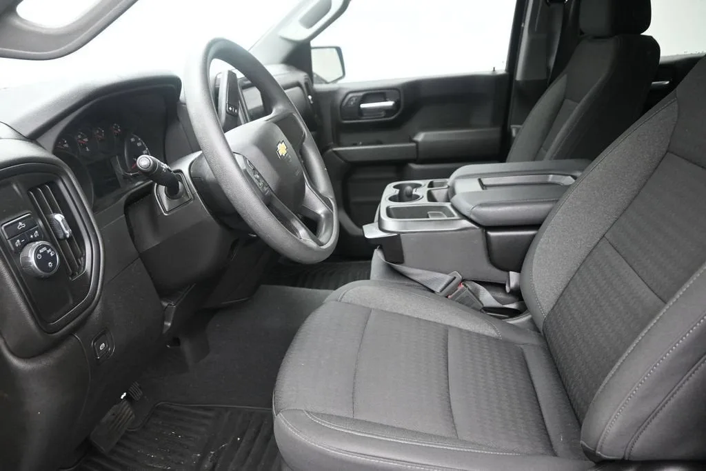 2024 Chevrolet Silverado 1500 Custom photo 12