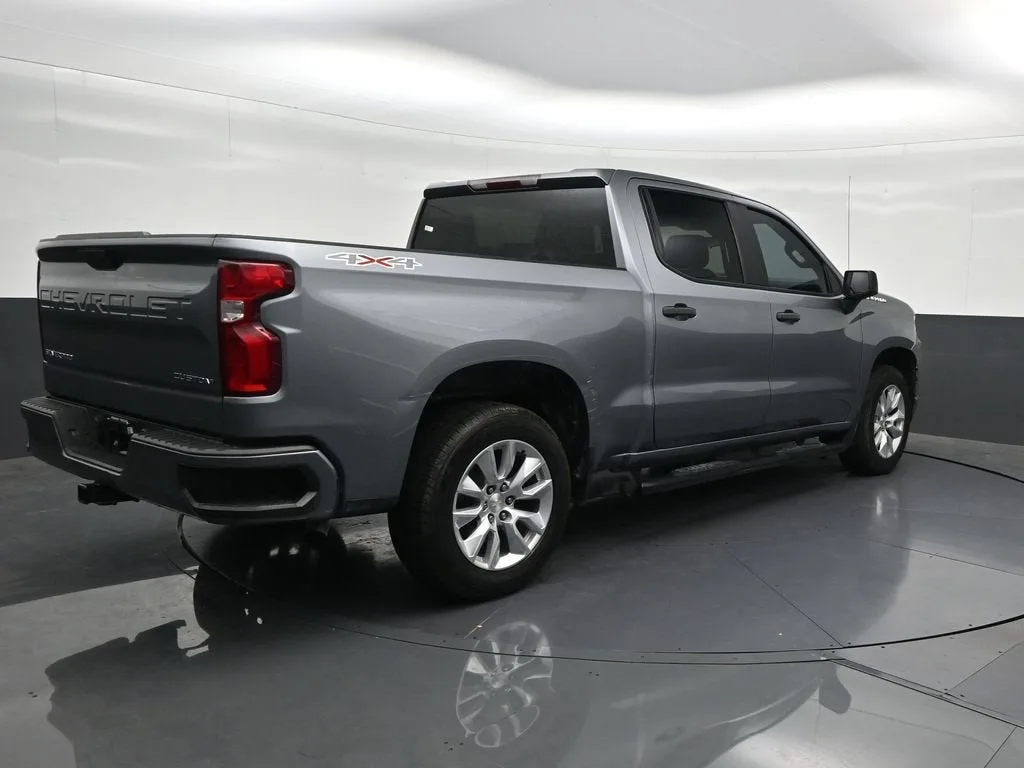 2022 Chevrolet Silverado 1500 LTD Custom photo 5