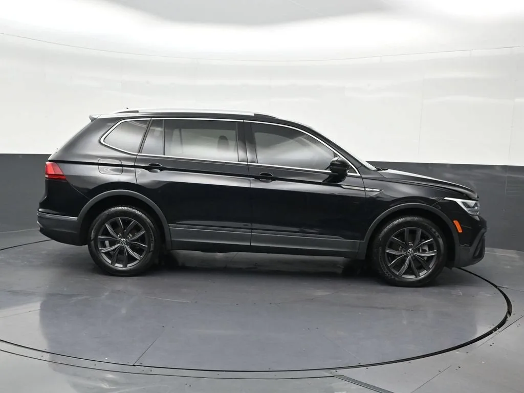 2022 Volkswagen Tiguan SE photo 7