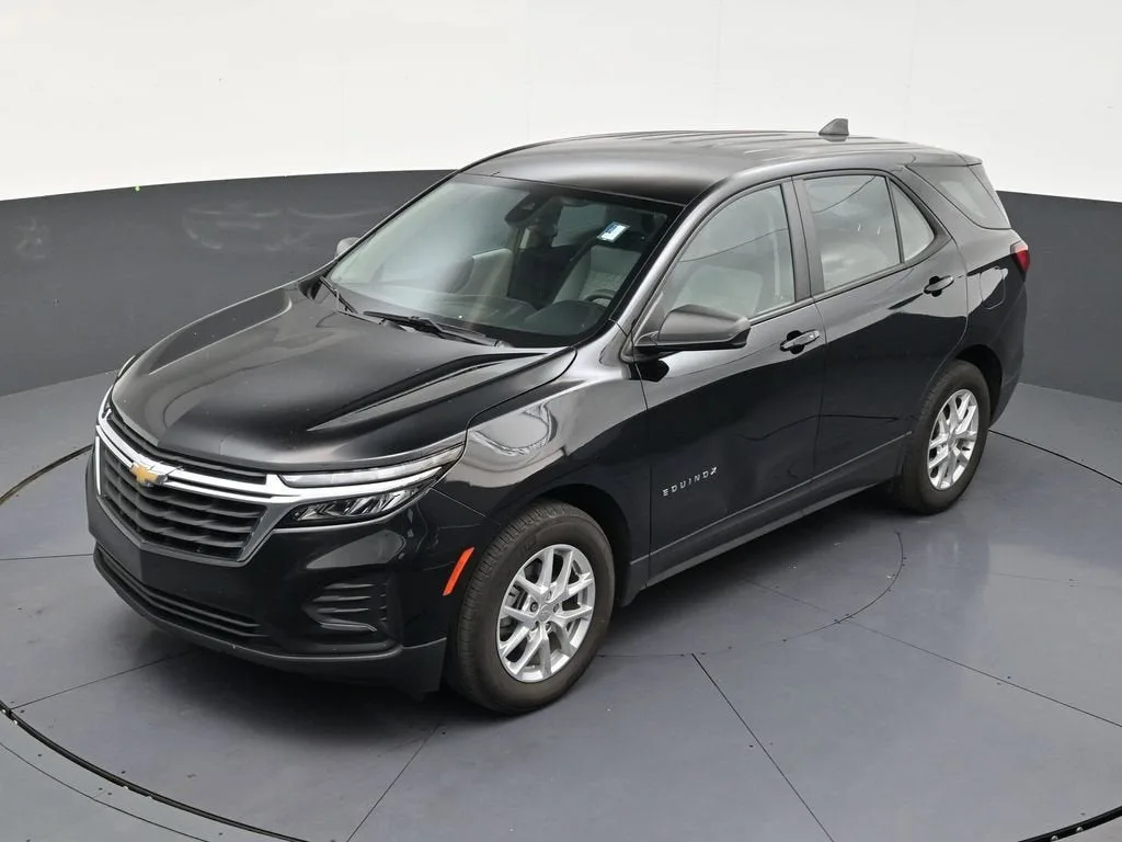 2024 Chevrolet Equinox LS photo 12