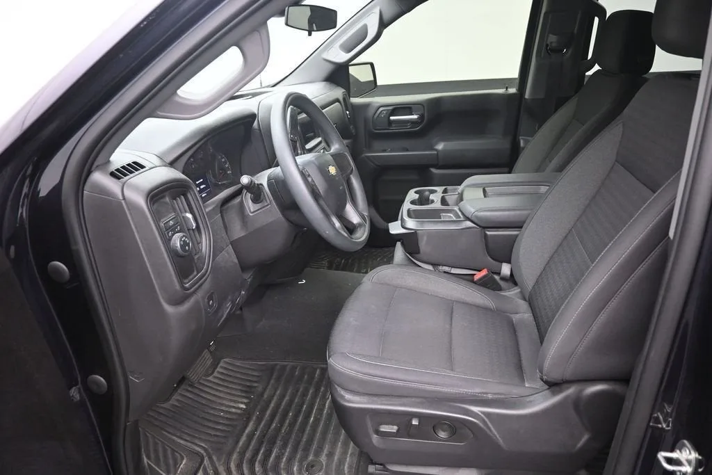 2023 Chevrolet Silverado 1500 Custom photo 10