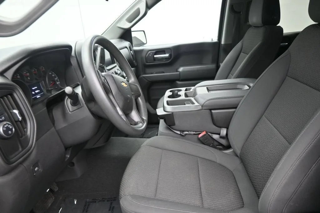 2020 Chevrolet Silverado 1500 Custom photo 12