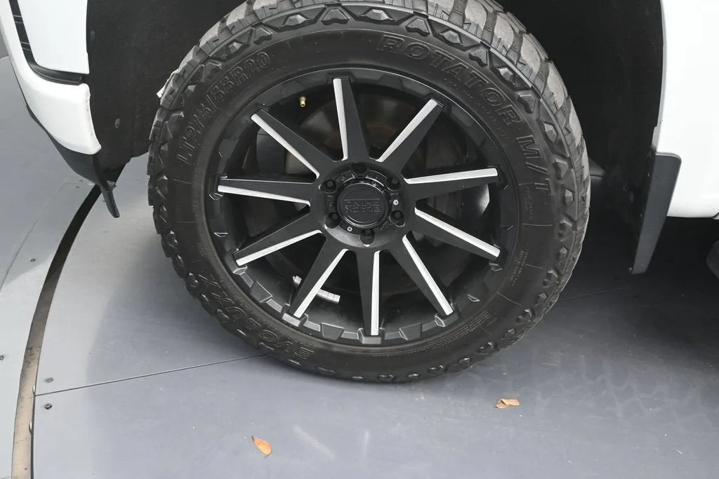 2021 Chevrolet Silverado 1500 RST photo 9