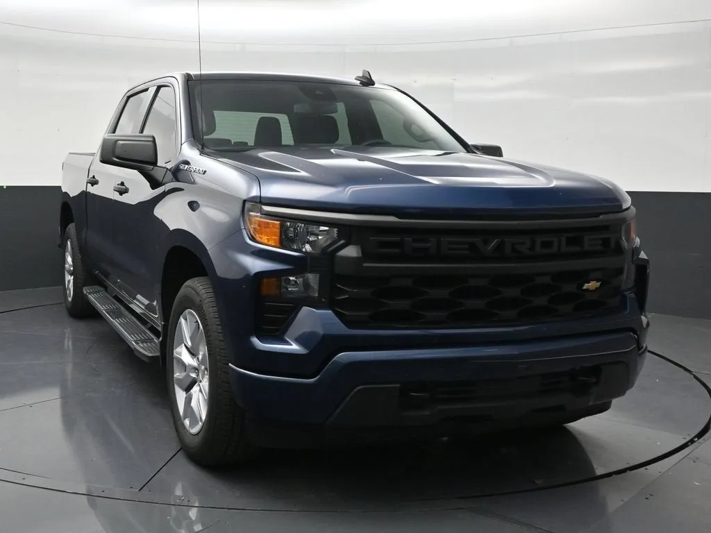 2023 Chevrolet Silverado 1500 Custom photo 7