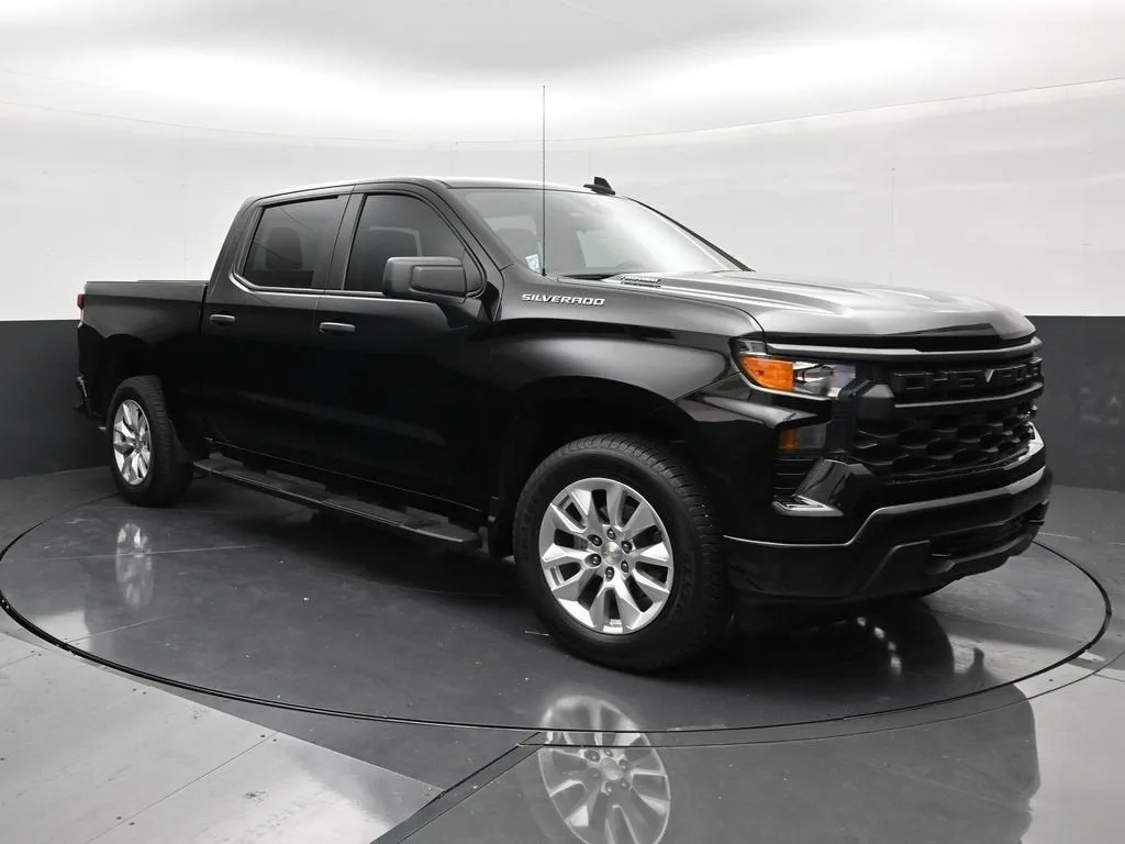 2025 Chevrolet Silverado 1500 Custom photo 7