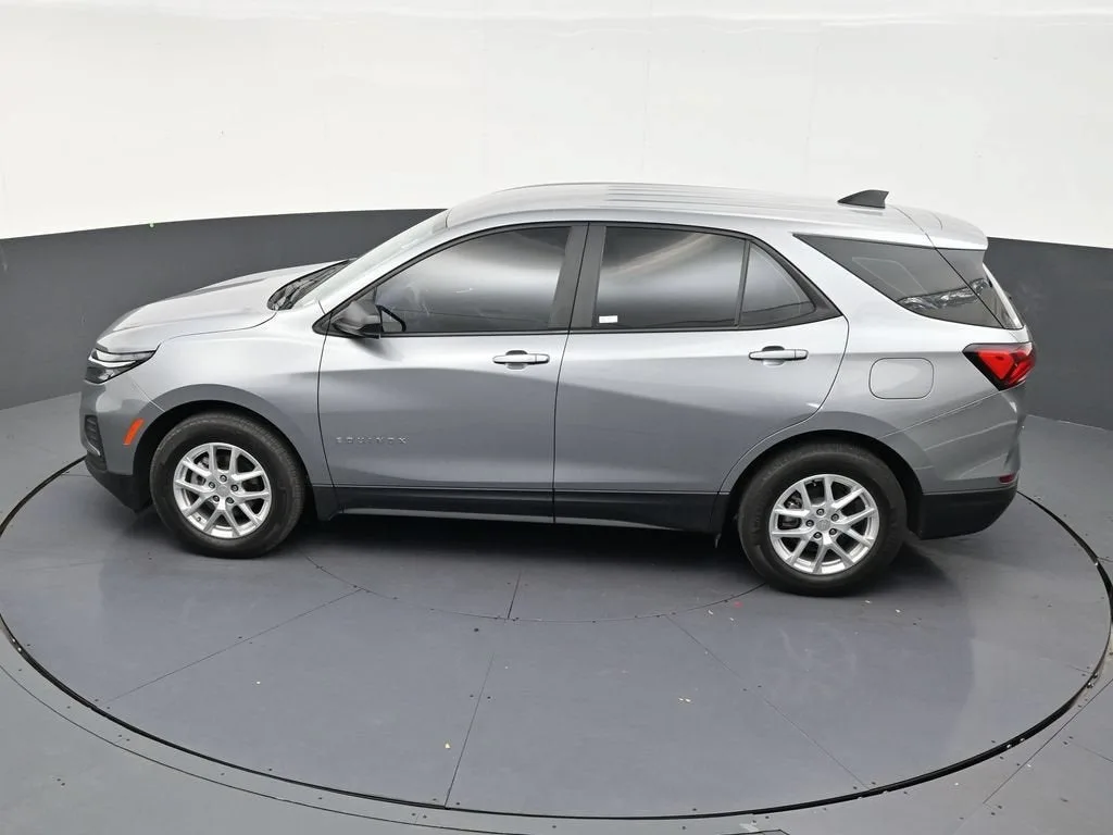2024 Chevrolet Equinox LS photo 12