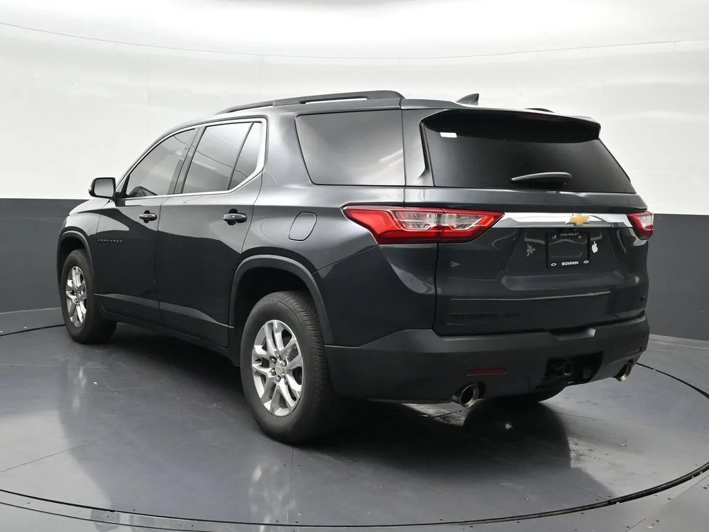 2021 Chevrolet Traverse LT Cloth photo 3
