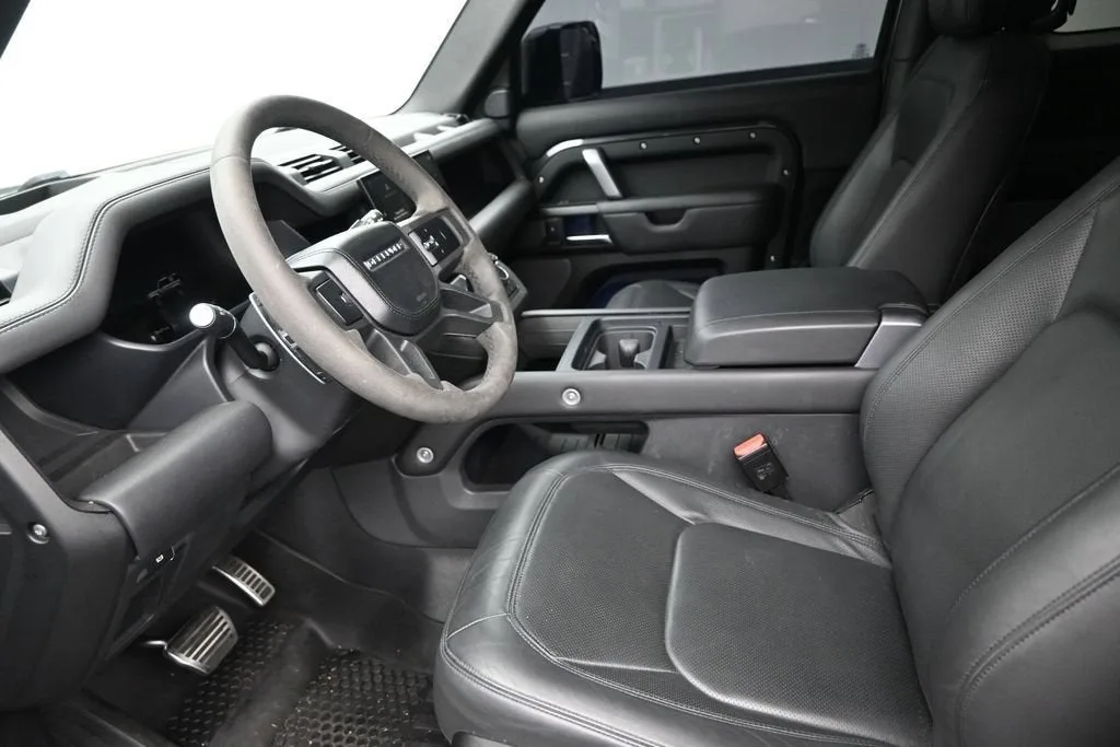 2023 Land Rover Defender 90 Carpathian Edition photo 11