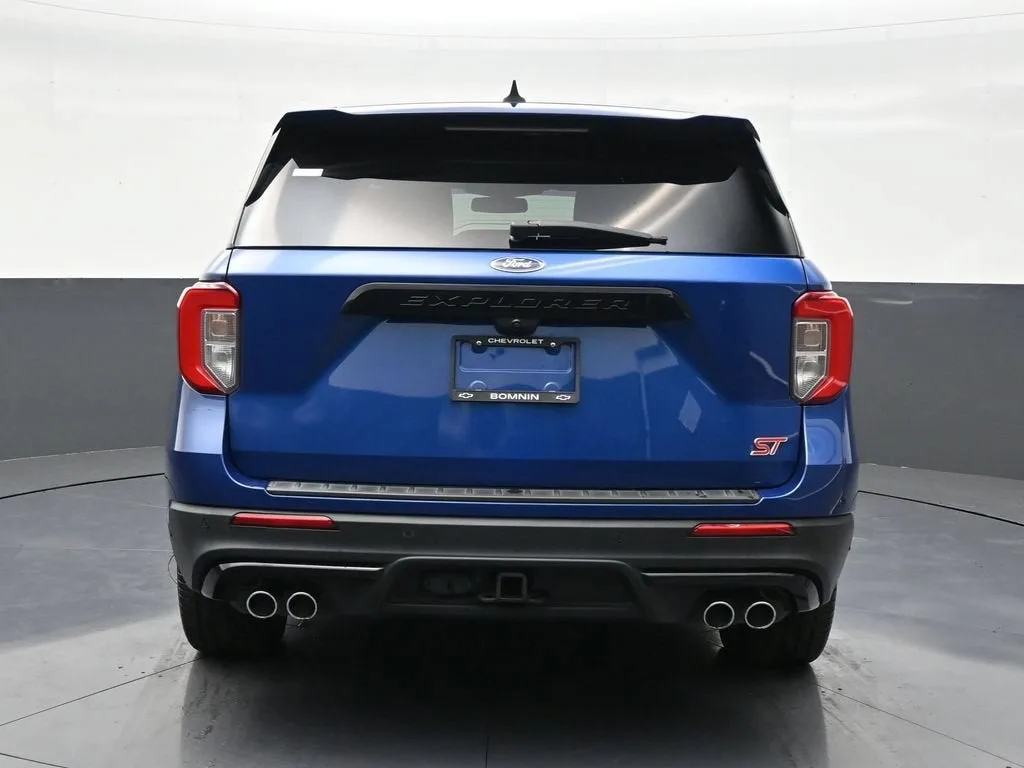 2022 Ford Explorer ST photo 4