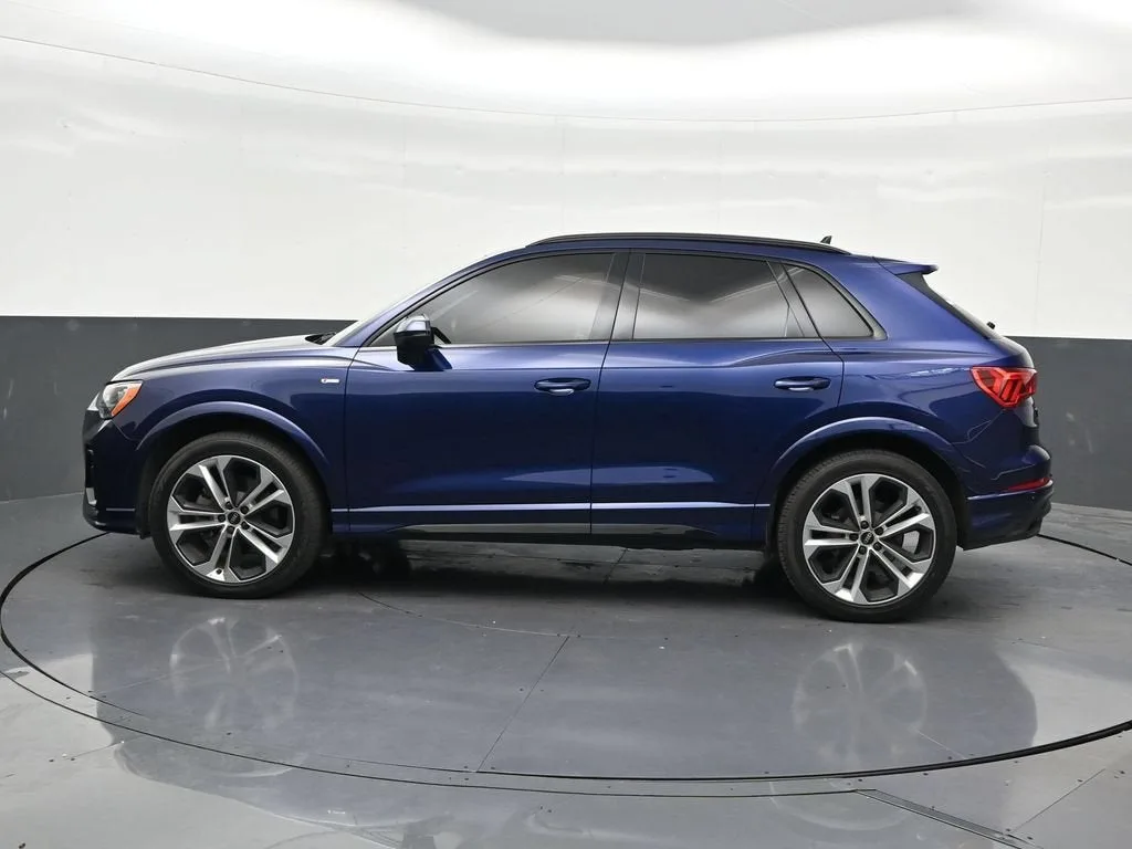 2021 Audi Q3 Premium 45 TFSI S line quattro Tiptronic photo 2