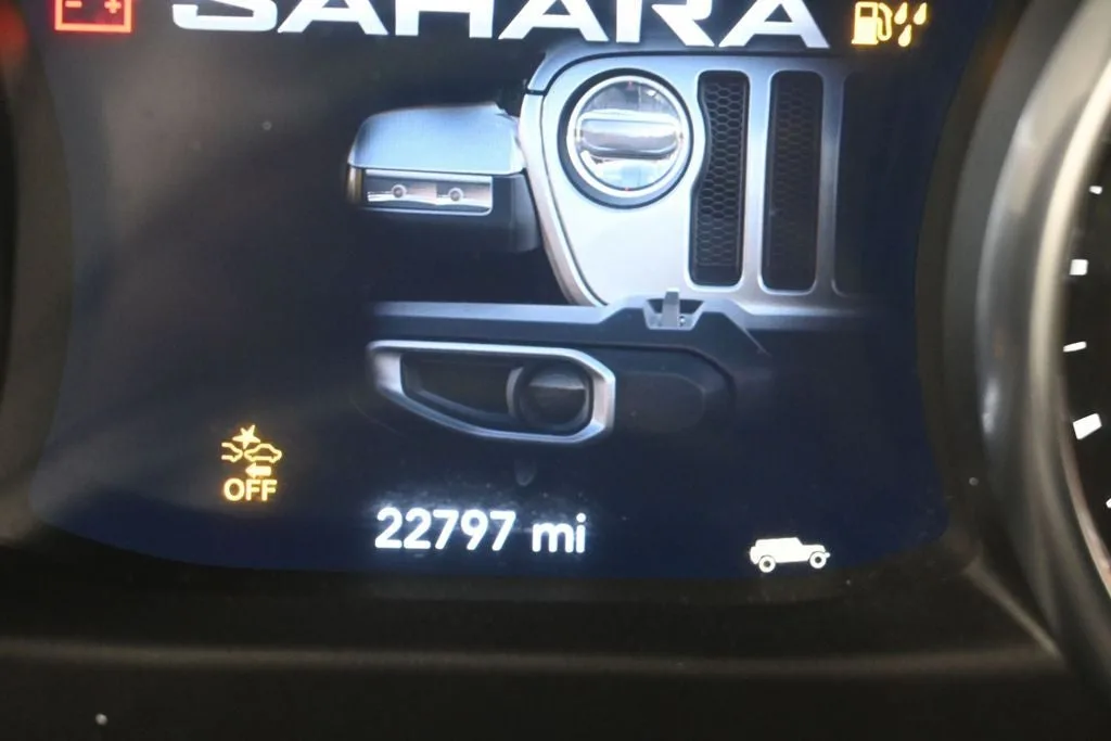 2023 Jeep Wrangler Sahara photo 11