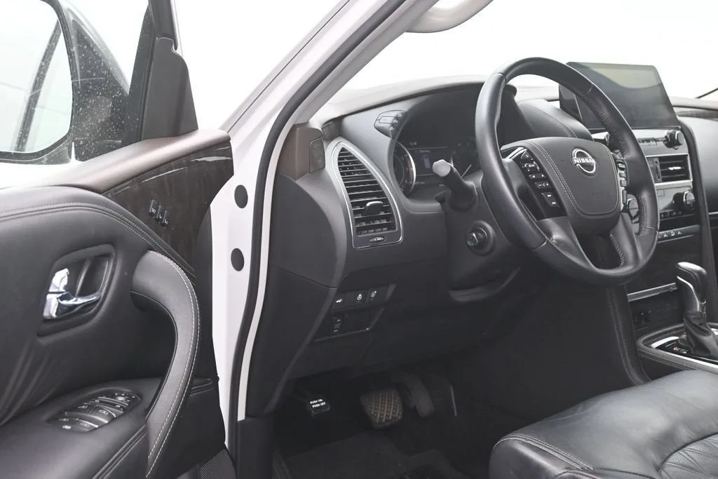 2023 Nissan Armada Platinum 2WD photo 11