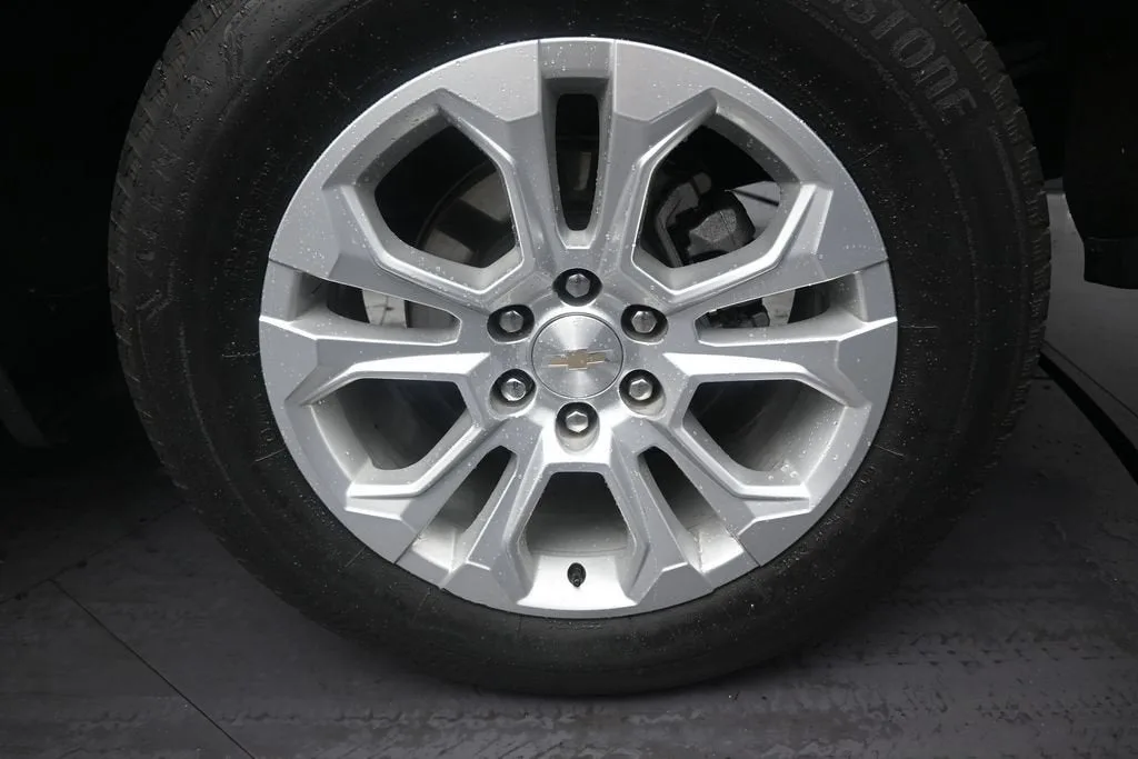 2024 Chevrolet Silverado 1500 LTZ photo 10