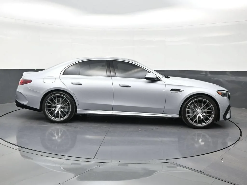 2026 Mercedes-Benz AMG® E 53 E AMG® E 53 E photo 6