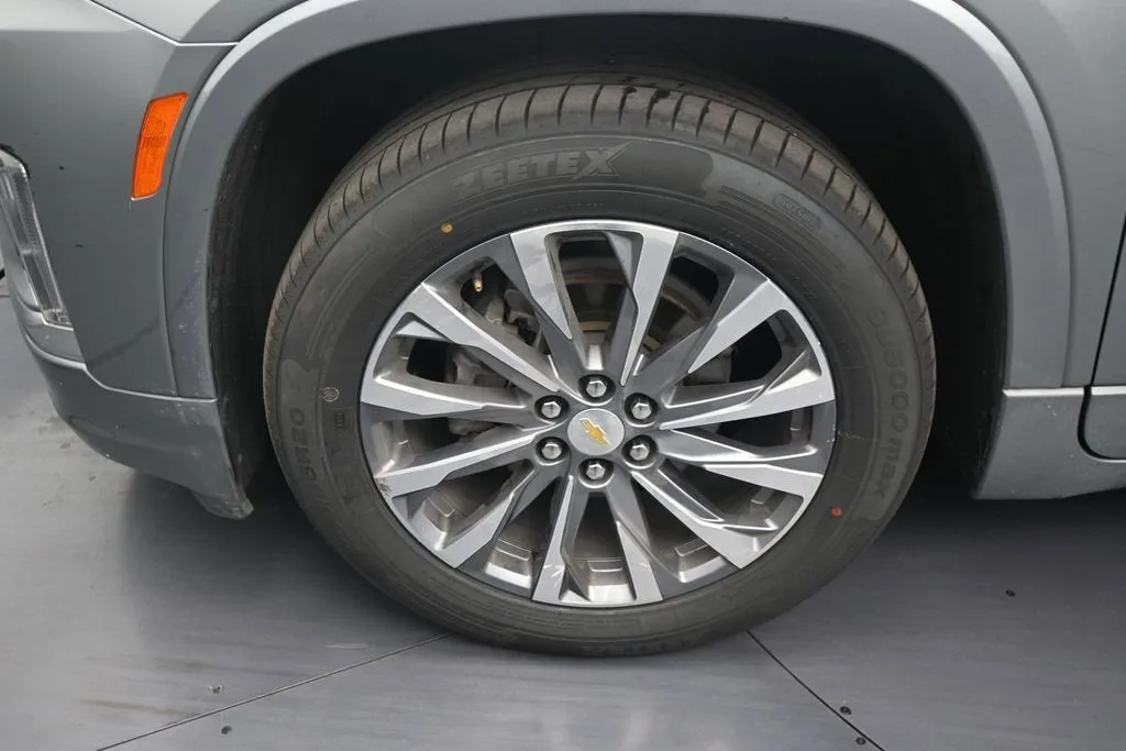 2023 Chevrolet Traverse Premier photo 9