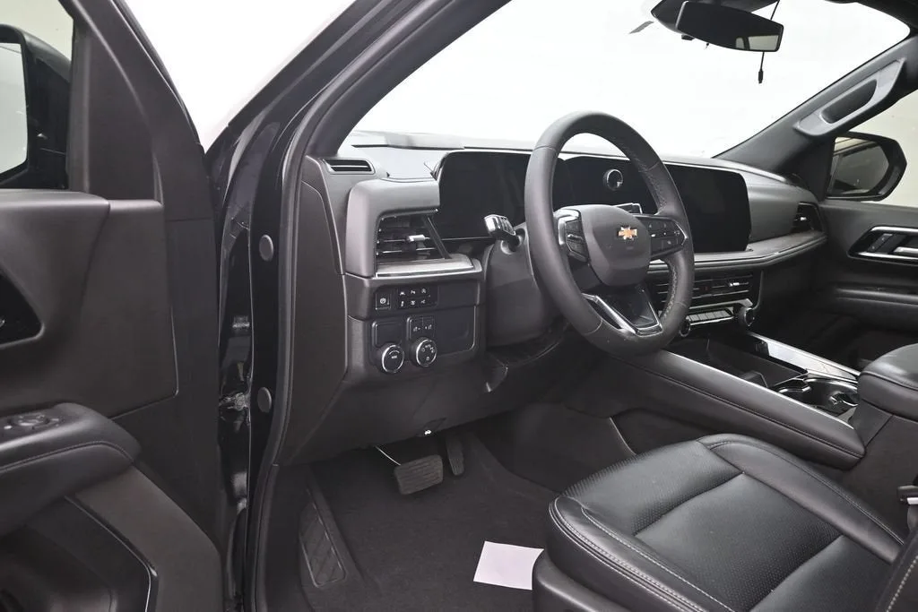 2025 Chevrolet Tahoe LS photo 10