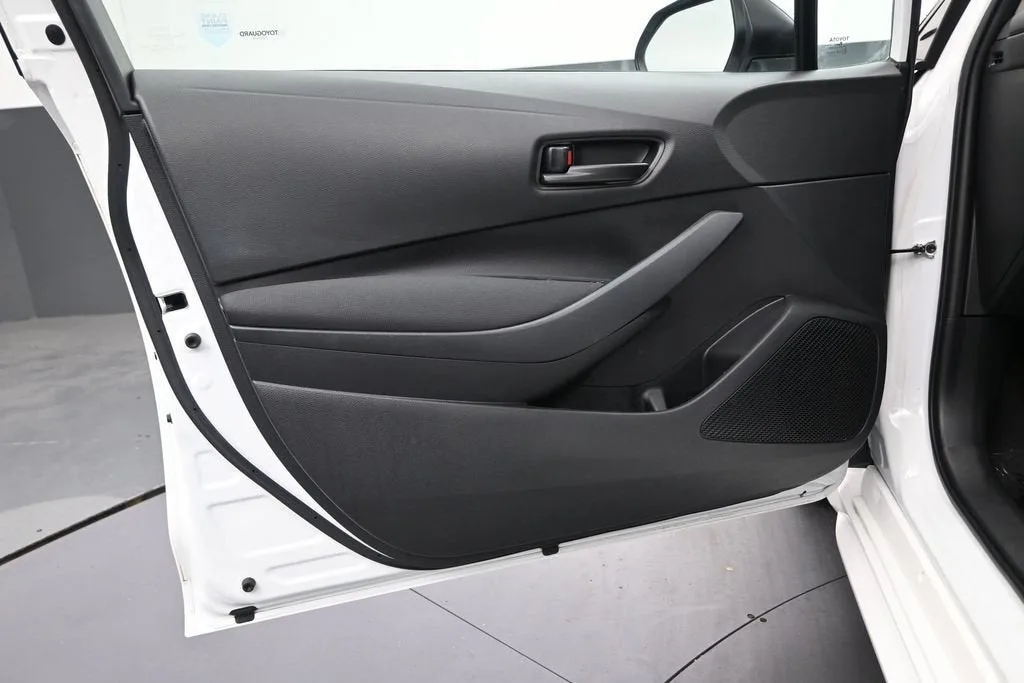 2023 Toyota Corolla LE photo 11