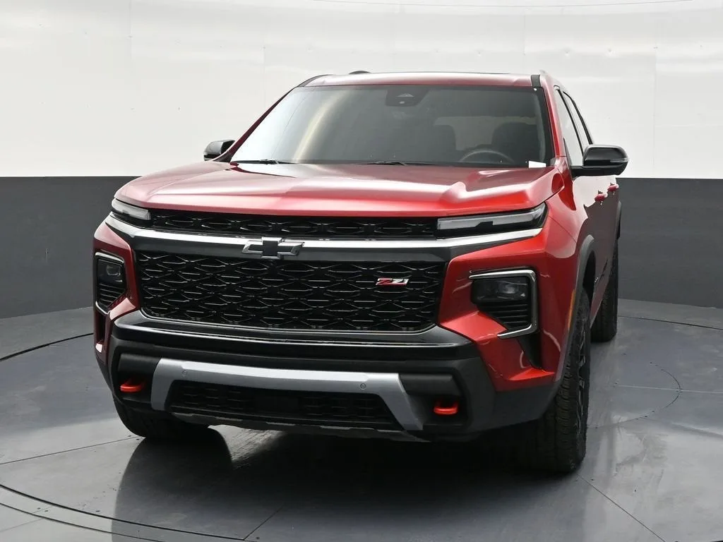 2025 Chevrolet Traverse Z71 photo 8