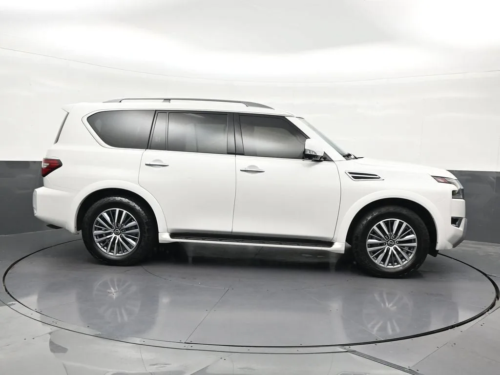 2023 Nissan Armada SL 4WD photo 7