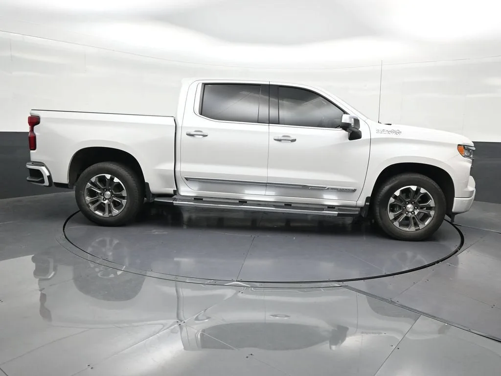 2023 Chevrolet Silverado 1500 High Country photo 7