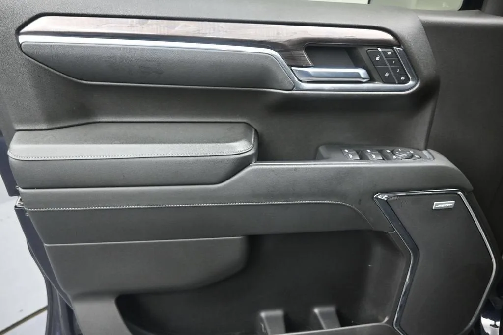 2023 Chevrolet Silverado 1500 LTZ photo 11