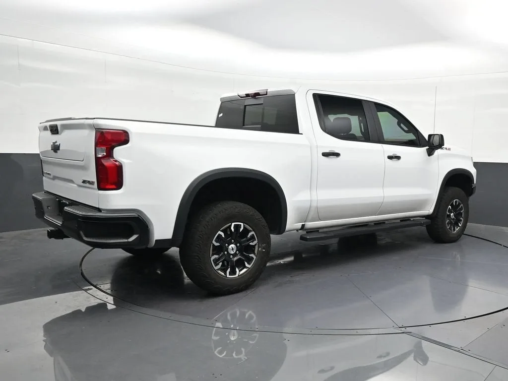 2024 Chevrolet Silverado 1500 ZR2 photo 5