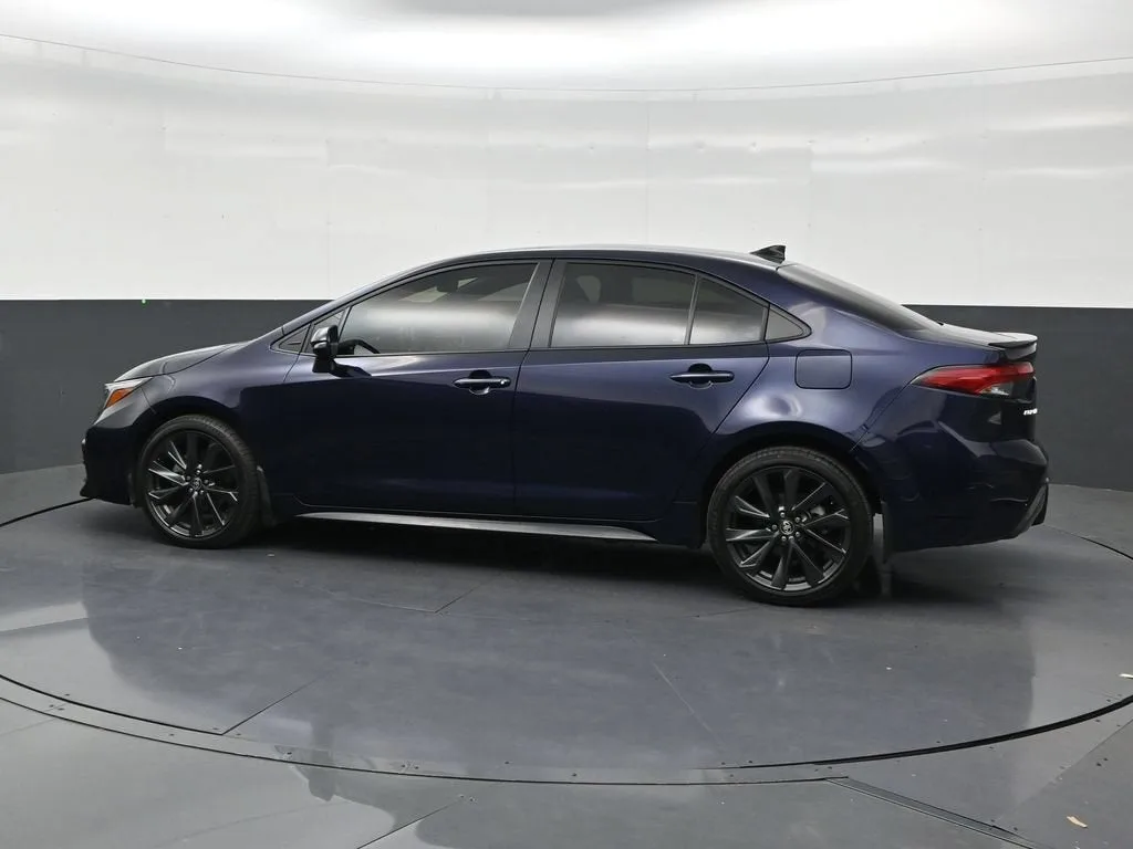 2025 Toyota Corolla XSE photo 2