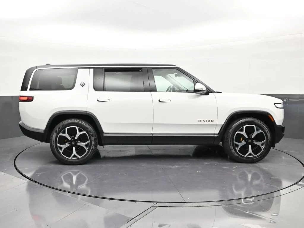 2024 RIVIAN R1S Adventure photo 6