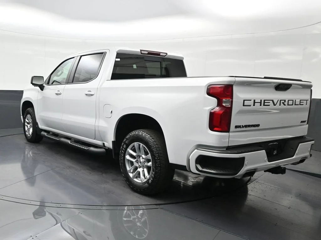 2023 Chevrolet Silverado 1500 RST photo 3