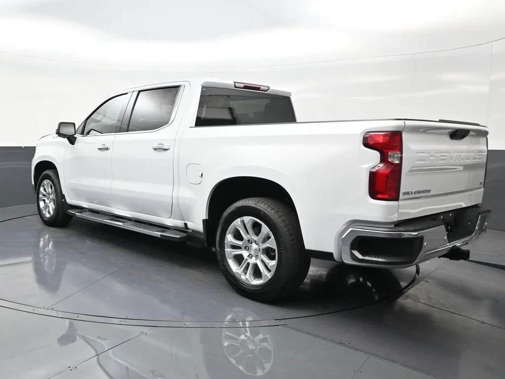 2023 Chevrolet Silverado 1500 LTZ photo 3