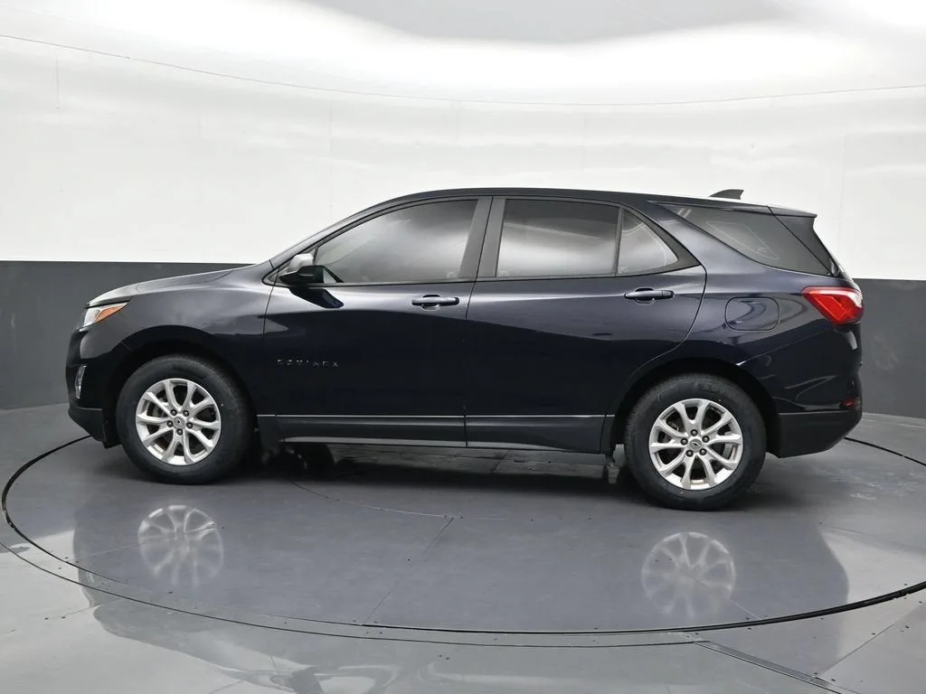 2020 Chevrolet Equinox LS photo 2