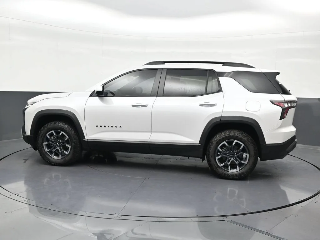 2025 Chevrolet Equinox ACTIV photo 2