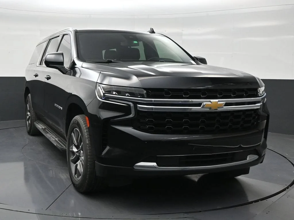 2024 Chevrolet Suburban LS photo 7