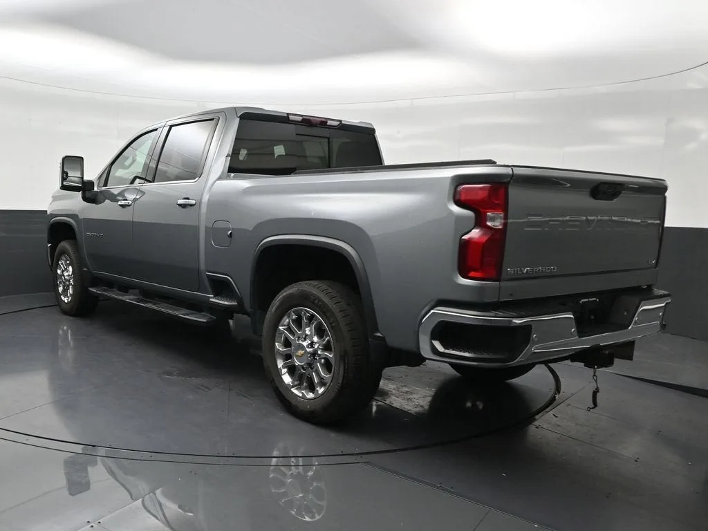 2024 Chevrolet Silverado 2500 HD LTZ photo 3