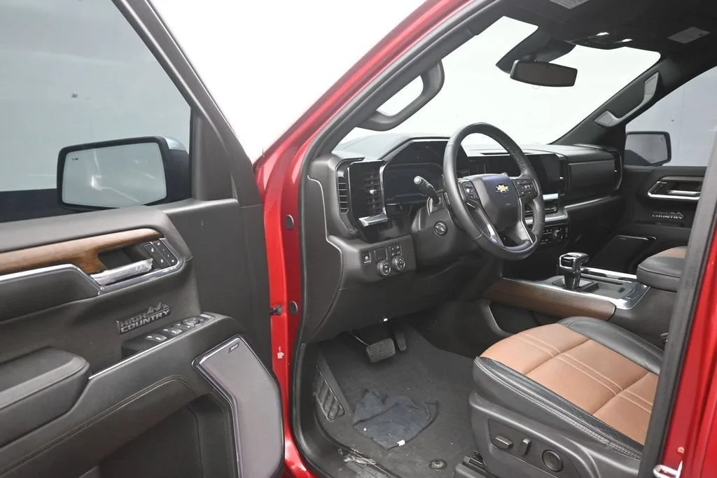 2024 Chevrolet Silverado 1500 High Country photo 11