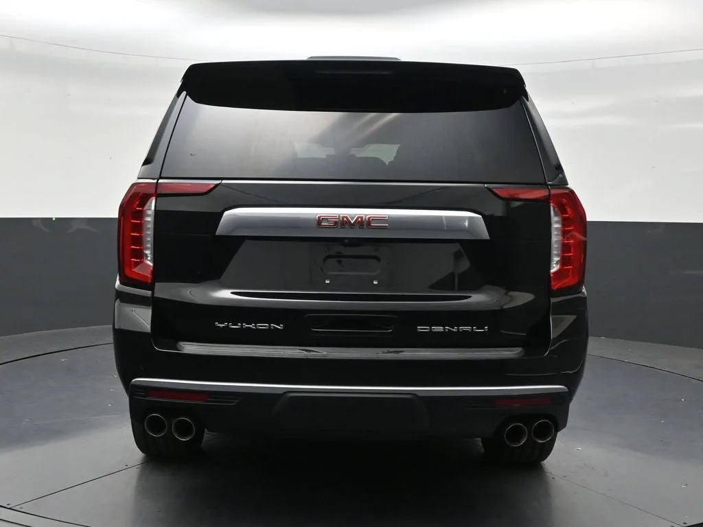 2021 GMC Yukon Denali photo 4