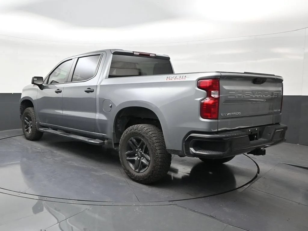 2025 Chevrolet Silverado 1500 Custom Trail Boss photo 3