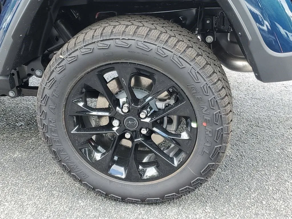 2025 Jeep Gladiator Nighthawk photo 5